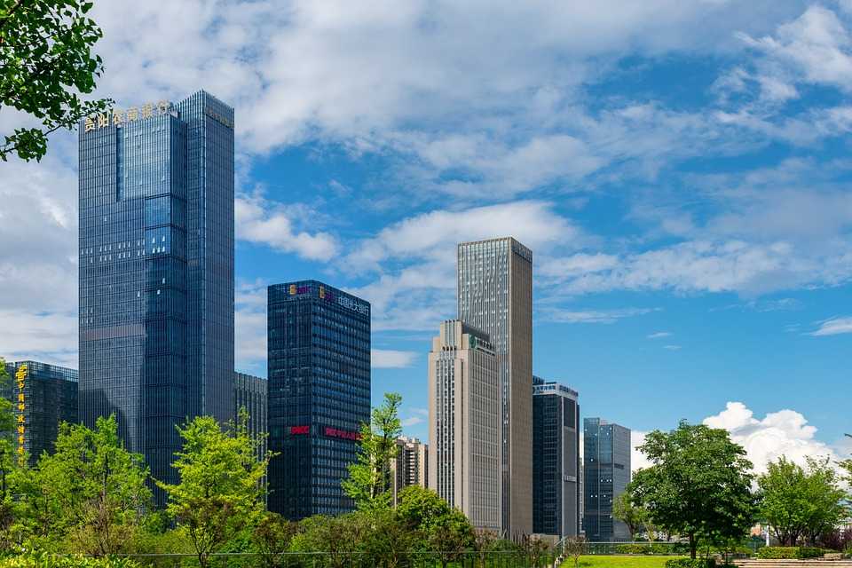 辦公室裝修：為什么寫(xiě)字樓外面都是玻璃？玻璃裝修的10個(gè)優(yōu)點(diǎn)！.jpg