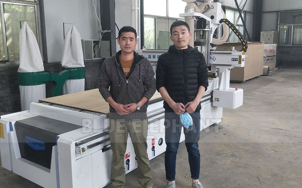 板式家具生產(chǎn)線(xiàn)